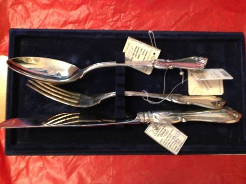 Подарочный набор из столового серебра, вилка, ложка ,нож в упаковке. 