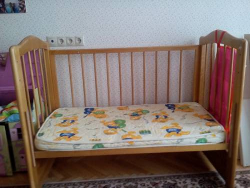 Детская кроватка и матрас