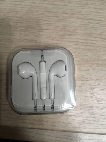 Наушники AirPods для телефона и плеера