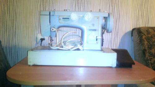 продается электрическая швейная машинка в хорошем состоянии