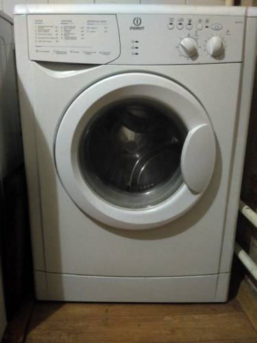  Стиральная машина :indesit wiun 102