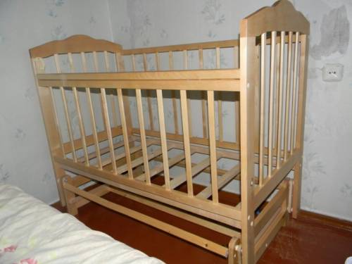 Хорошая детская кроватка для ребенка