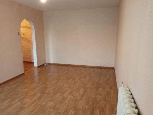 Продам 2-к квартиру, 56 м², 1/3 эт.