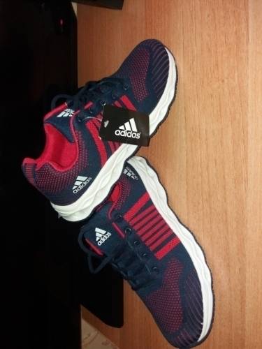 Продам кроссовки  фирмы Adidas 