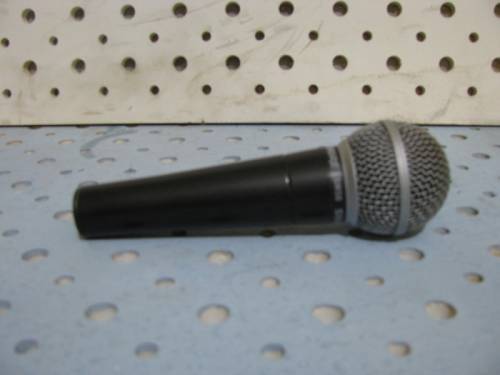 Вокальный микрофон “Shure“