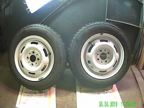 GISLAVED nord frost-5. 175/70 R 13, с дисками.