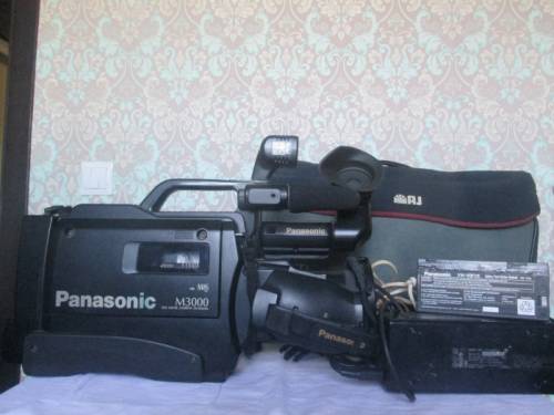 Продаю видеокамеру  Panasonic NG-M3000