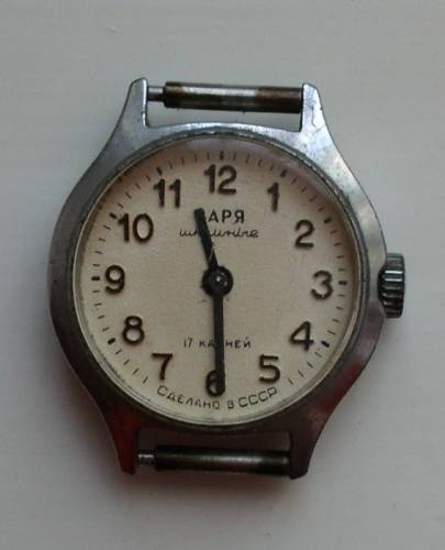 Часы наручные Заря школьные 17 камней СССР рабочие