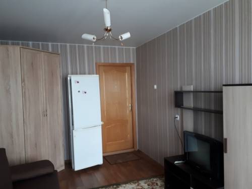 сдам уютную, теплую комнату 14м в коммунальной квартире для граждан РФ. 