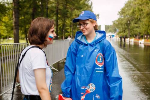 Официальные дождевики городских волонтеров ЧМ 2018