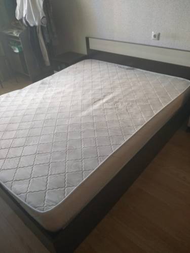 Продам 2-х спальную кровать в отличном состоянии