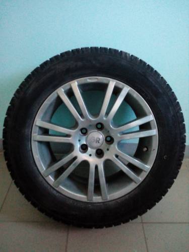 Продаю японскую резину TOYO 215/60 R16