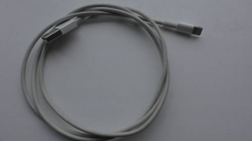 продаю 2 кабеля USB,USB айфон,USB переходник-клавиатура PCI