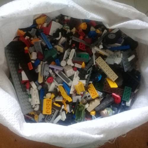 продам мешок деталей к конструктору lego