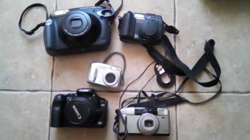Фотоаппараты марок  Fuji, Canon, Jlympus = 5 штук. 