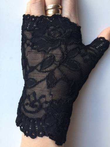 Перчатки митенки кружева чёрные стретч гипюр без пальцев женские аксессуары мода