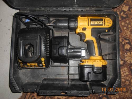 DeWalt DC-740 шуруповерт