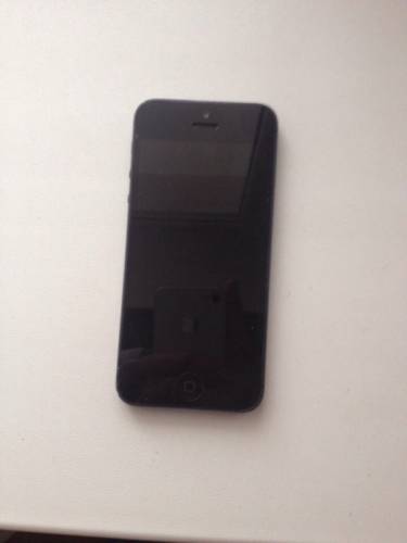 Продам iPhone 5 