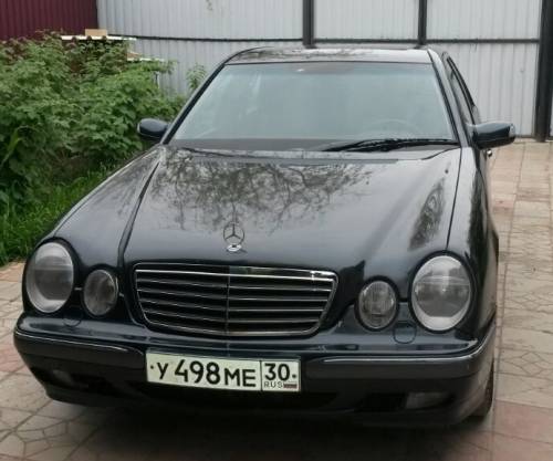  › Модель ­ Mercedes-Benz E220