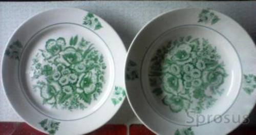 посуда кухонная  графин Лебедь цветной и вазочки  из 50-х годов разные