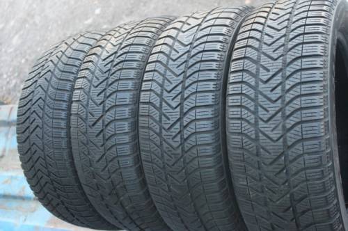 215/55 R17 Pirelli Winter 240 Sottozero 2