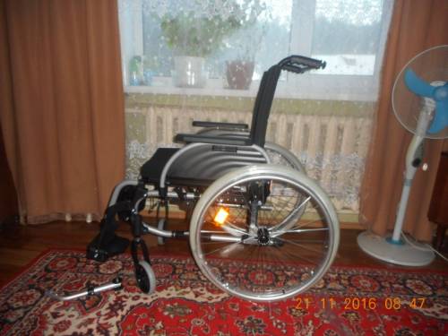 Предлагаю инвалидную коляску
