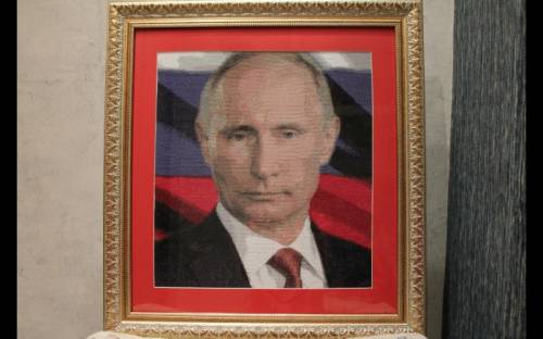 Картина - портрет Путин В.В. вышитый крестиком