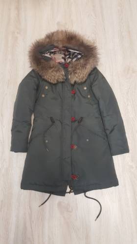 Зимняя стильная куртка-парка с натуральным мехом