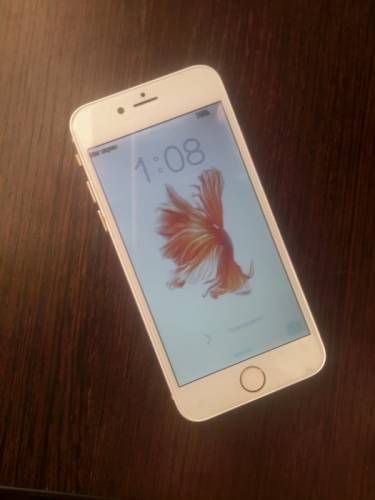 Продам IPhone 6S золотой