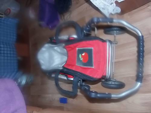 Продам игрушечную коляску с переноской