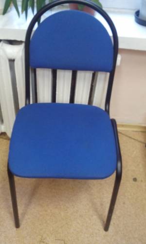 Продаю стул офисный обивка синяя , б/у,  хорошее состояние . Количество - 29 шт.