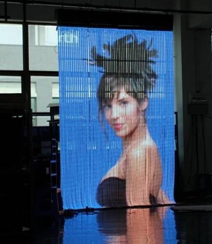 Гибкий LED-экран в аренду на презентации, акции, рекламу в витринах