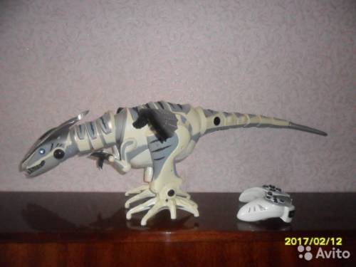 Динозавр на пульте дистанционного управления