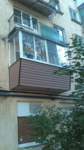 Остекление и отделка балконов лоджий. Остекление квартир, домов.