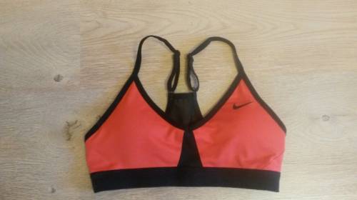 Топ nike PRO indy colourblock BRA