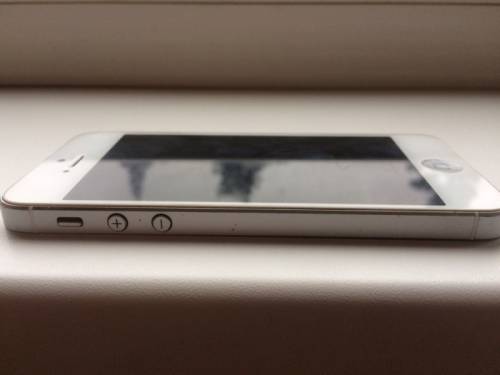 Продам iPhone 5s 64gb White