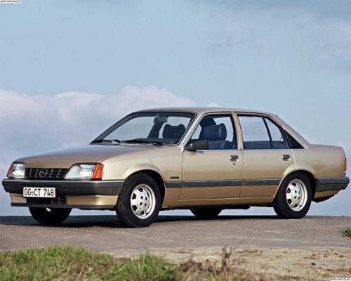 Кузовные запчасти Opel Rekord 86г.в.