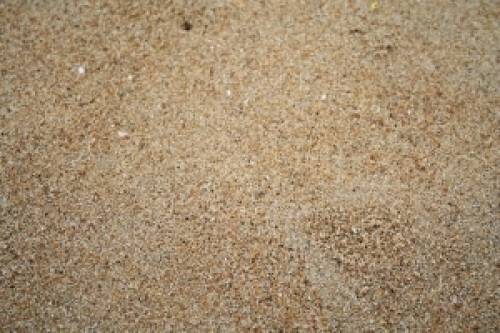 песок, щебень, грунт плодородный, керамзит, чернозем, бетон и т.д. 