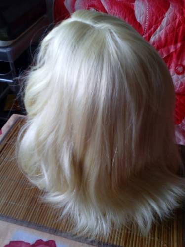 продается. парик блонд.