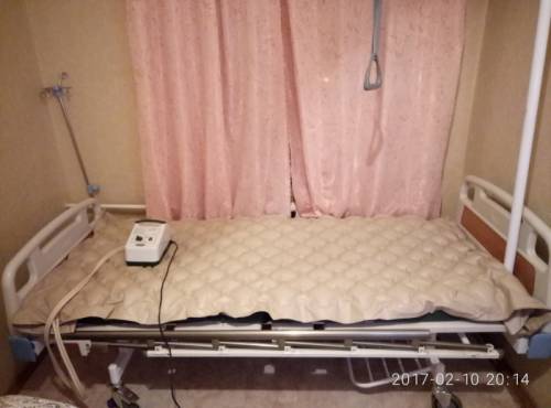 Кровать медицинская многофункциональная с надувным матрацем