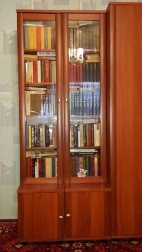 книжный шкаф-светло коричневый 2шт