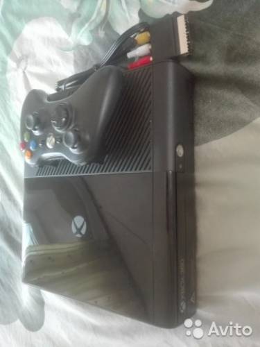 xbox 360 e 250гб с играми