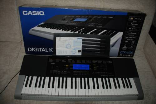 Продаю синтезатор  casio ctk-4400