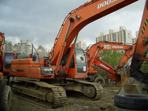 Продам гусеничный экскаватор Doosan DX300LC-V 2007 год