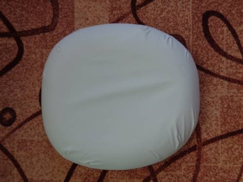 Ортопедическая подушка с отверстием на сиденье