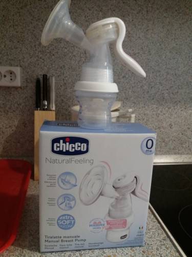 Продам молокоотсос Chicco