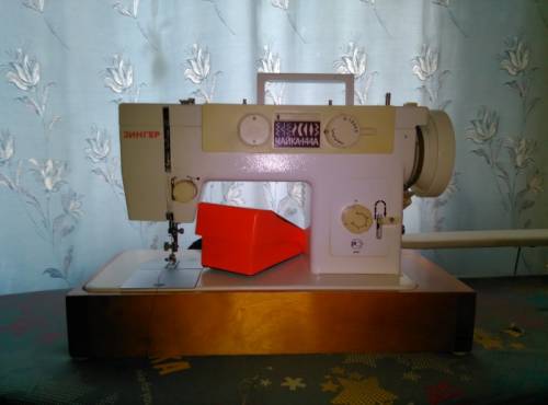 Швейная машинка Чайка 144А