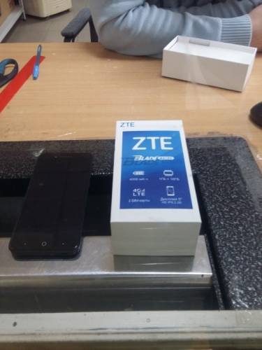 продам телефон  ZTE