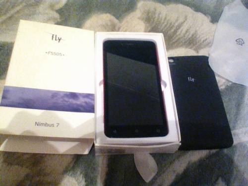 Продам смартфон Fly FS505 Nimbus 7