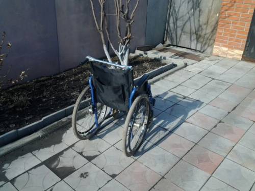 Продам инвалидную коляску б/у